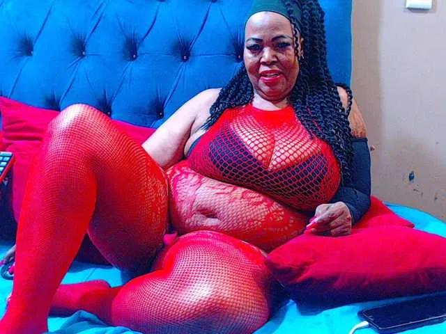 Ebonycandy10 on BongaCams