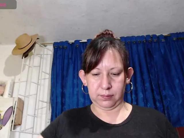 BongaCams evatoms is Freechat evatoms — Buenas vibraciones y hombres respetuosos