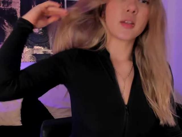 EveBenson on BongaCams 