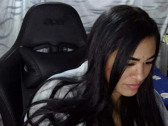 Letty33 on BongaCams 