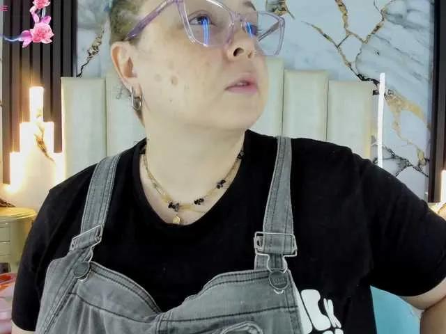 mollieblue69 on BongaCams 