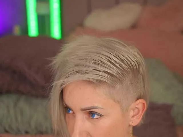 VickySecret — Men that know what they want and are not afraid to tell it. I like to dominate the sexual relation between me and my partner, but I also like to know what he likes.