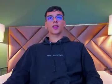 aiden_royce — Show hard cock!! [29 tokens left] #18 #feet #twink #bigdick #latino