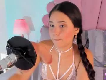 emma_clarke_ — GOAL: control sex machine x 2 min and squirt [368 tokens remaining] Welcome to my room! know me and play with me #saliva #natural #latina #fuckmachine #deepthroat