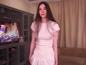janelljn — Goal:model walk   Hello, im Jane and im #new here! #shy #18 #brunette #cute [8 tokens remaining]