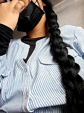 Alessandraa- — Show off those beautiful tits 