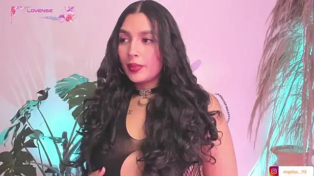 Anngel_1 on StripChat 