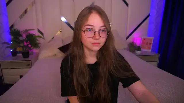 ArrinaWairr on StripChat 