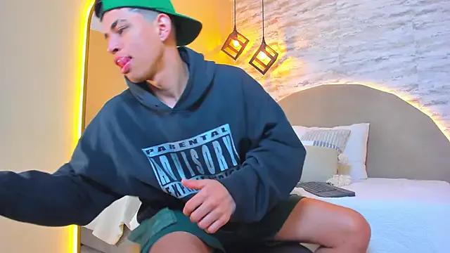 StripChat Benjamin_More is Freechat Benjamin_More — oil show play mand cock