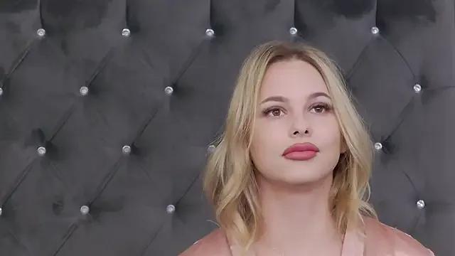 Ellsa_Jean_ on StripChat 