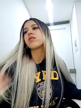 eva-2023 — Show tits