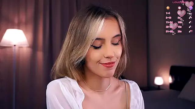 FannyHewson on StripChat 