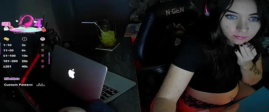 goddessmissmia on StripChat 