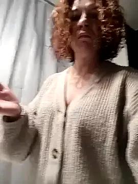 StripChat jennylovence is Freechat jennylovence — Mettez votre poing dans ma chatte