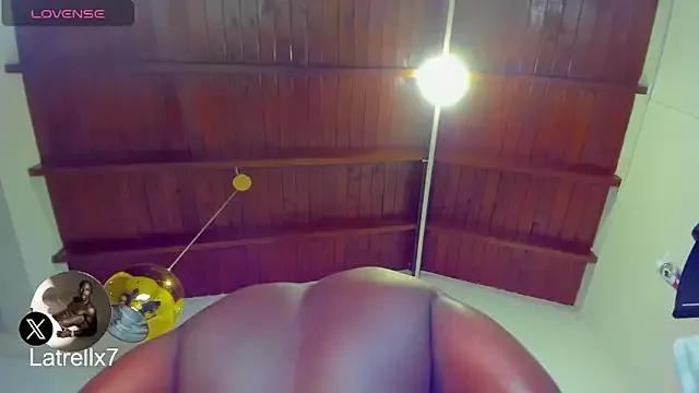 StripChat Latrellx7 is Freechat Latrellx7 — Squeeze Balls in Closeup