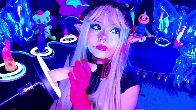 StripChat LaytonBox is Private LaytonBox — Blowjob with full saliva