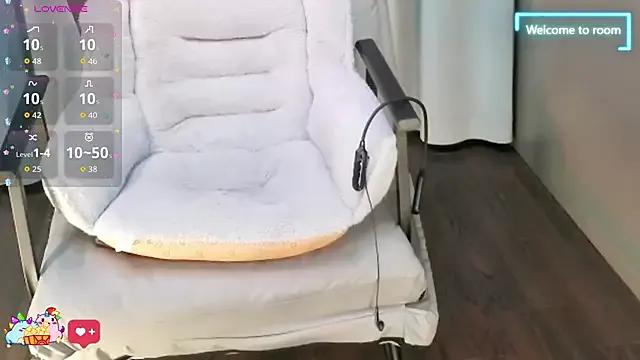 LINLIN-2025 on StripChat 