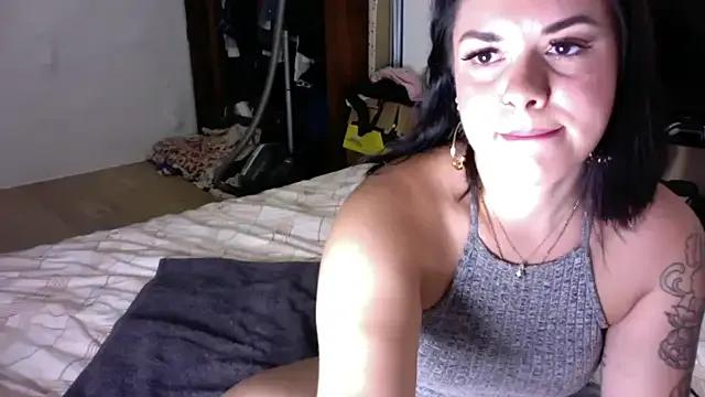 Luccreccia_ on StripChat 