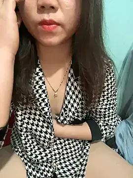 StripChat Lusi-sexy is Freechat Lusi-sexy — I am a poor girl. Please help me.