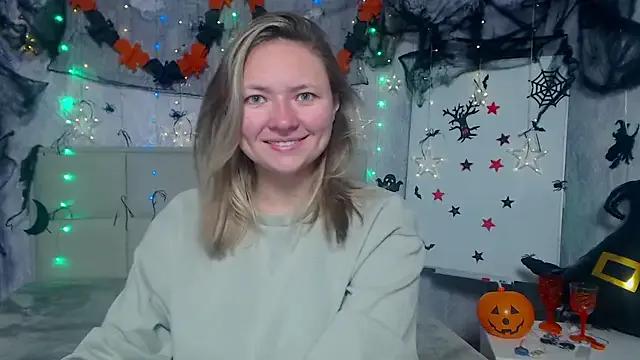 SallyVerda on StripChat 