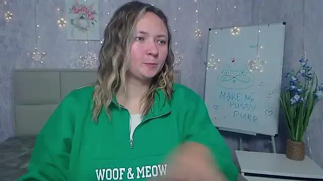 SallyVerda on StripChat 