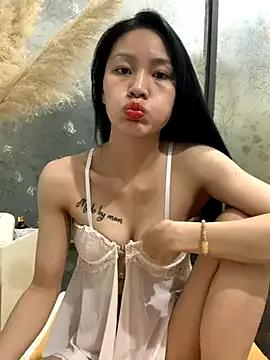 StripChat Tiny-122 is Freechat Tiny-122 — Help me