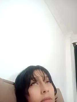 xoxo_milk on StripChat 