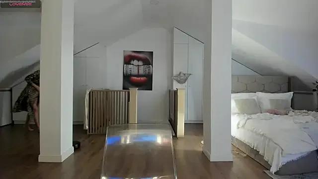 StripChat Yourhotqueeen is Freechat Yourhotqueeen — 2000 tok i will be naked and crazy